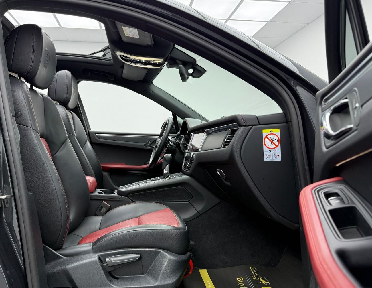 بورش ماكان Std 2.0L (252 HP) 2021 Porsche Macan, 2025 Porsche Warranty, Full Porsche Service History, Excellent