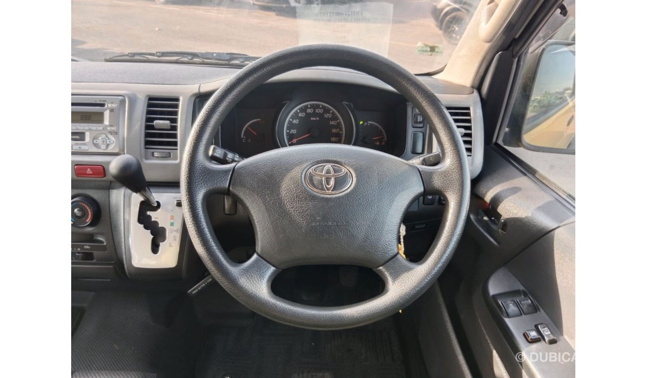 تويوتا هاياس TOYOTA HIACE VAN RIGHT HAND DRIVE (PM1651)