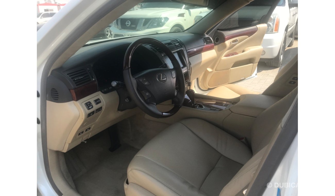 لكزس LS 460 لكزسLS460 بحالة نظيفة لارج وارد 2007