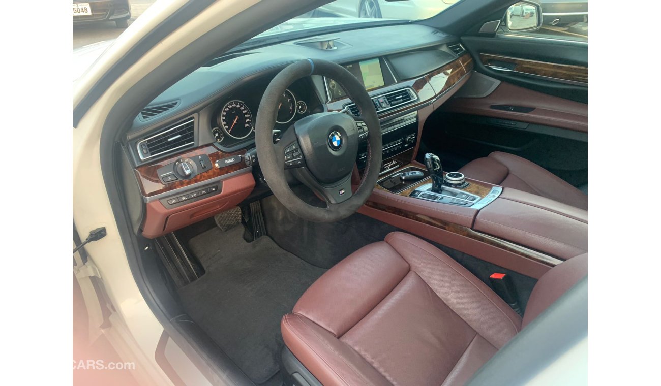 BMW 750Li BMW 750Li_2013_Excellend_condihicn