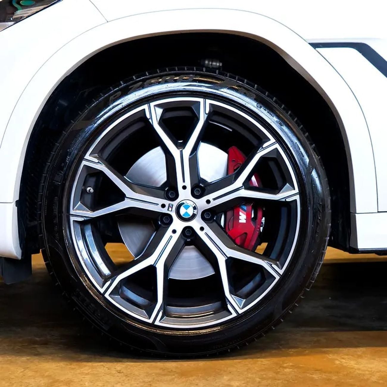 BMW X6 AED 4,081 p.m • 0% Downpayment • X6 xDrive40i M Sport • Agency Warranty and Service Package
