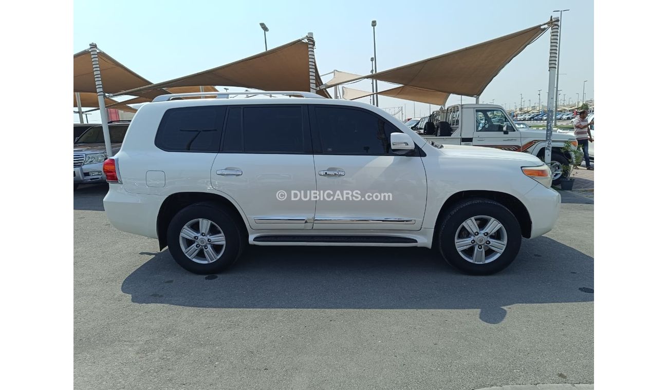 Toyota Land Cruiser VXR The car is very good, in perfect condition, looks clean from the inside and outside without any 