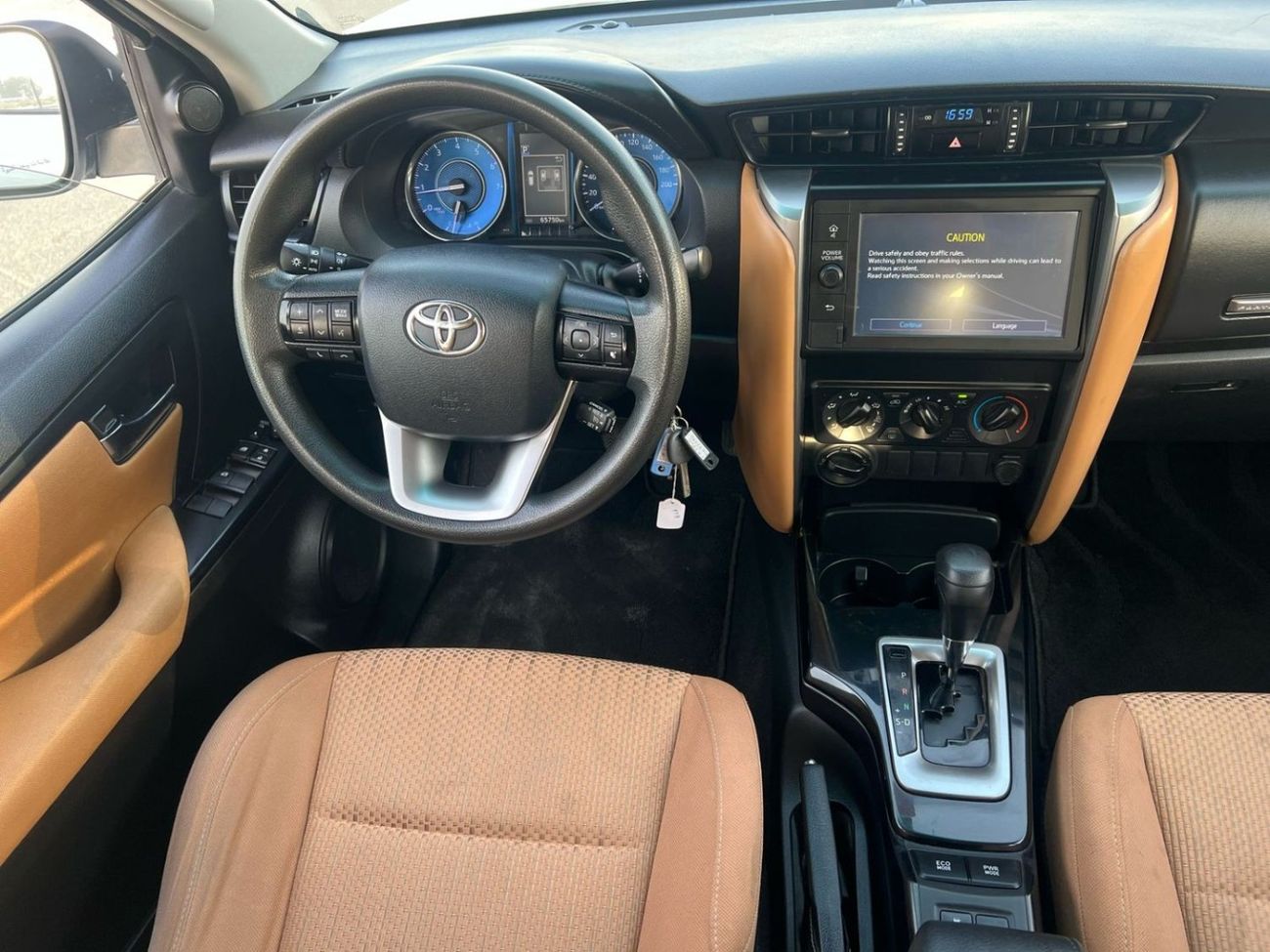 تويوتا فورتونر 2021 TOYOTA FORTUNER V4 2.7L - 4X4  4Wheel Drive - Rear Camera