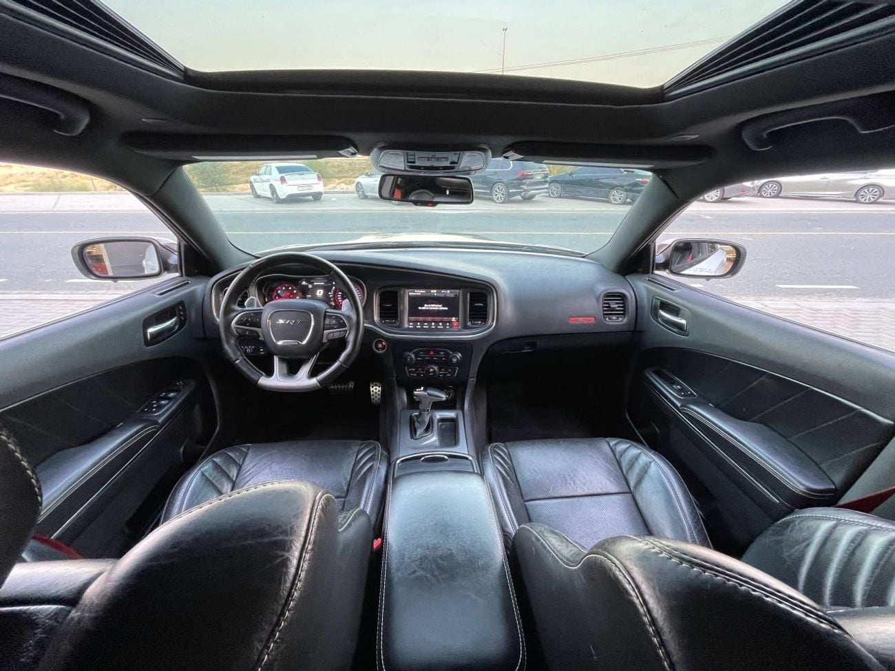 Dodge Charger HELLCAT 707HP / 6.2L V8 / LOW MILEAGE / SUNROOF / LEATHER SEATS / BLIND SPOTS / REMOTE START