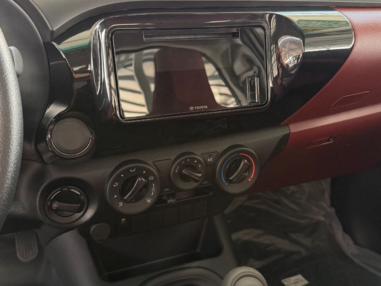 تويوتا هيلوكس 2026 TOYOTA HILUX 2.7 SINGLE CABIN 4X4 **EXPORT ONLY**التصدير فقط خارج الخليج**