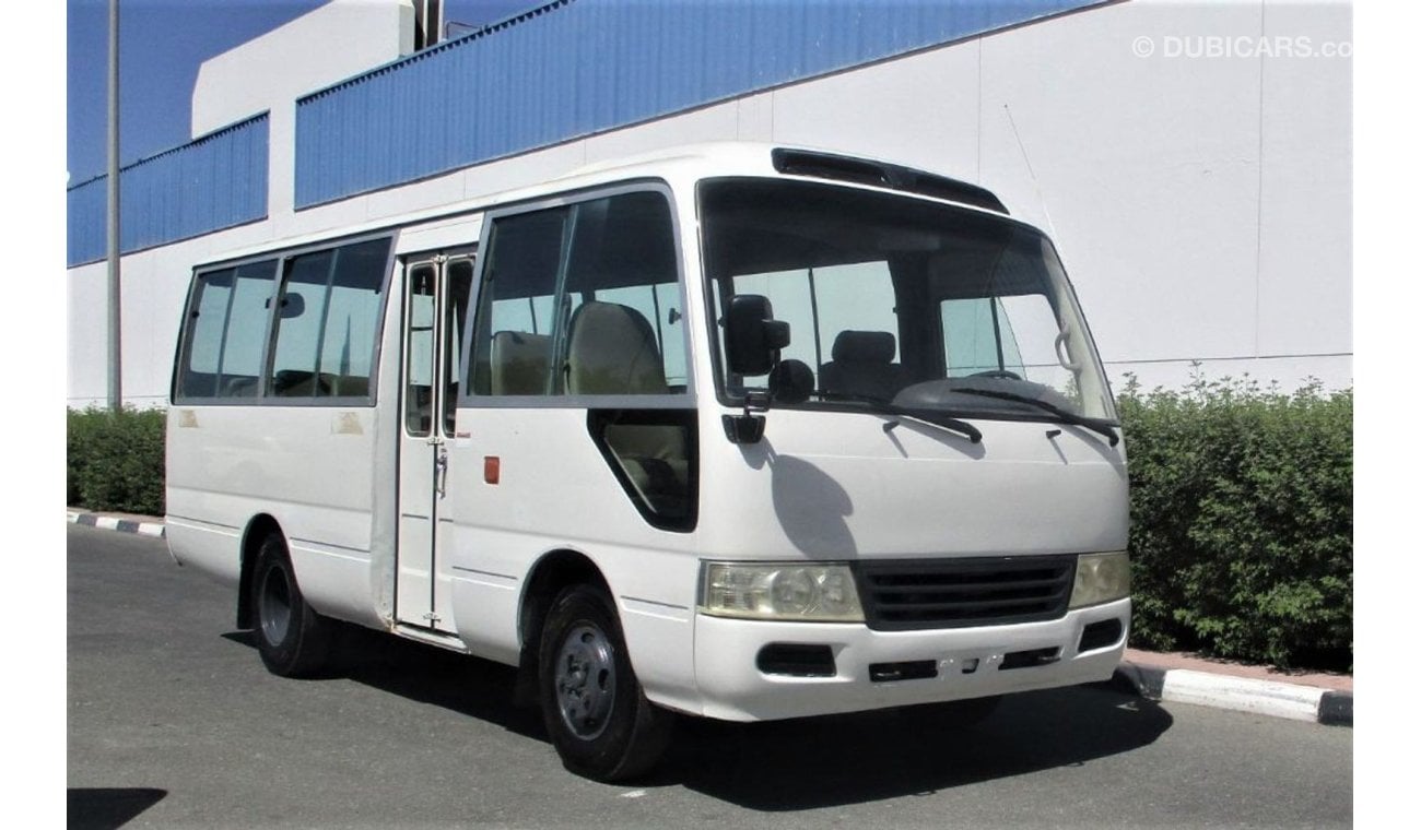 Toyota Coaster TOYOTA COASTER DIESEL 2011 GULF SPACE , ACCIDENT FREE , 25 PASSENGER