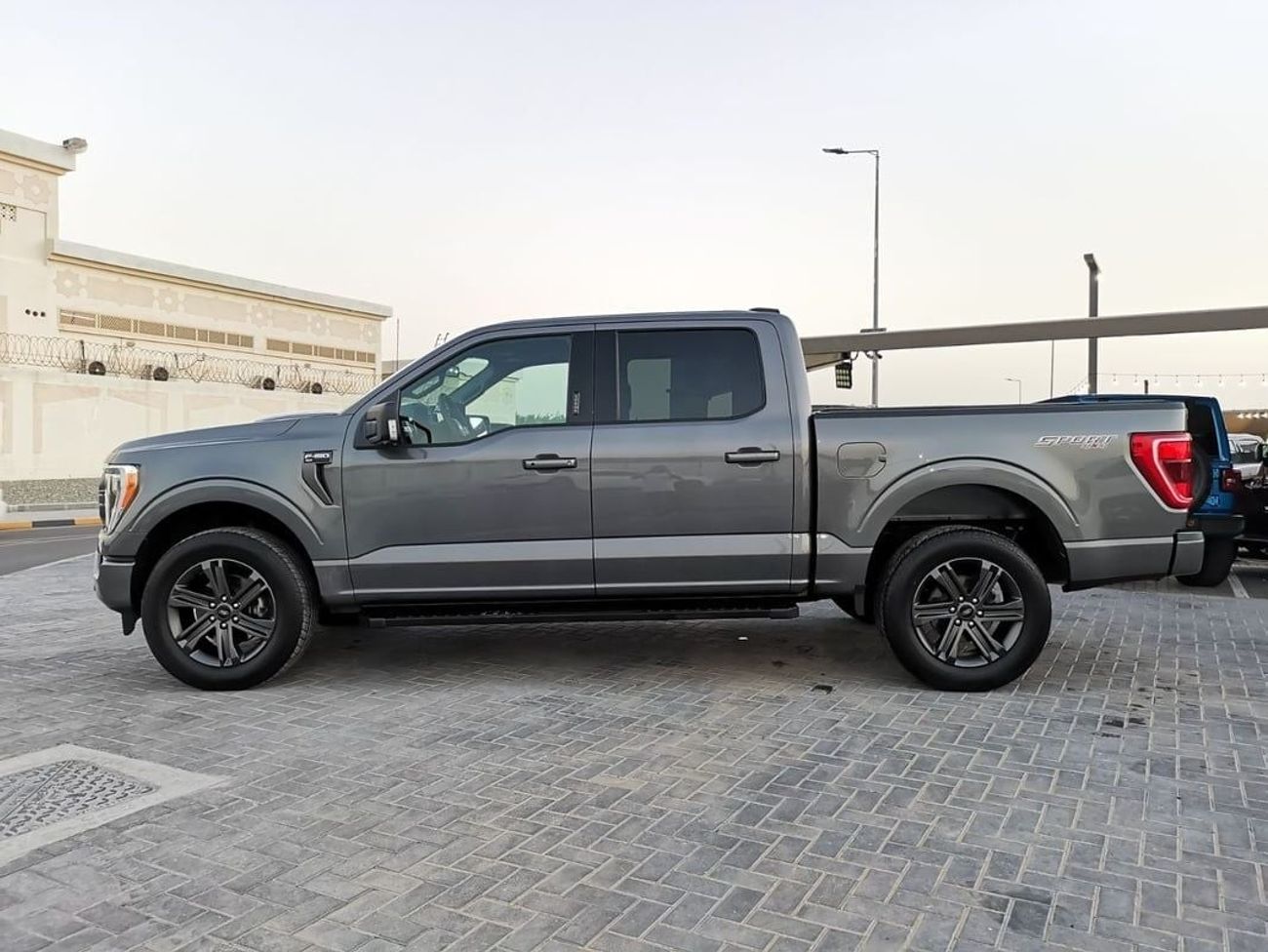 فورد F 150 Ford F-150 XLT Sport - 2023 - Grey