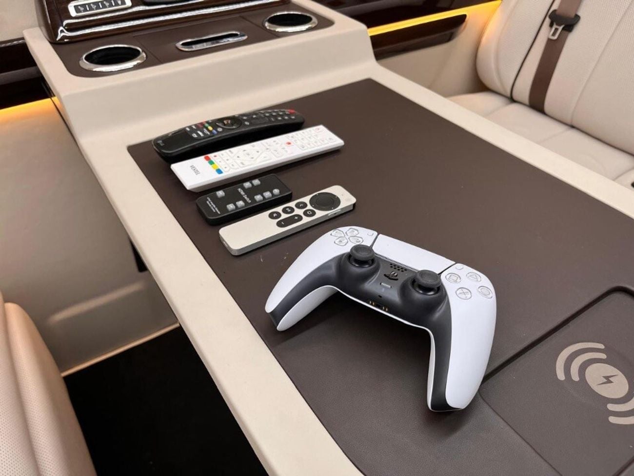 مرسيدس بنز سبرينتر 2024 VVIP MERCEDES SPRINTER with Extra AC, VB Rear Air Suspension and Toilet with Warranty