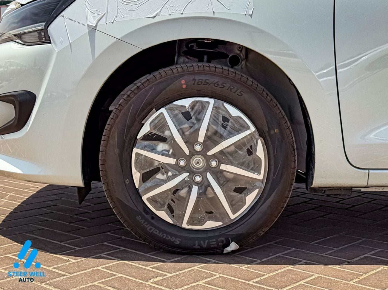 سوزوكي دزاير 2026 GLX 1.2-litre 4-cylinder petrol engine - 5 Speed AT - 9 inch Touchscreen - EXPORT