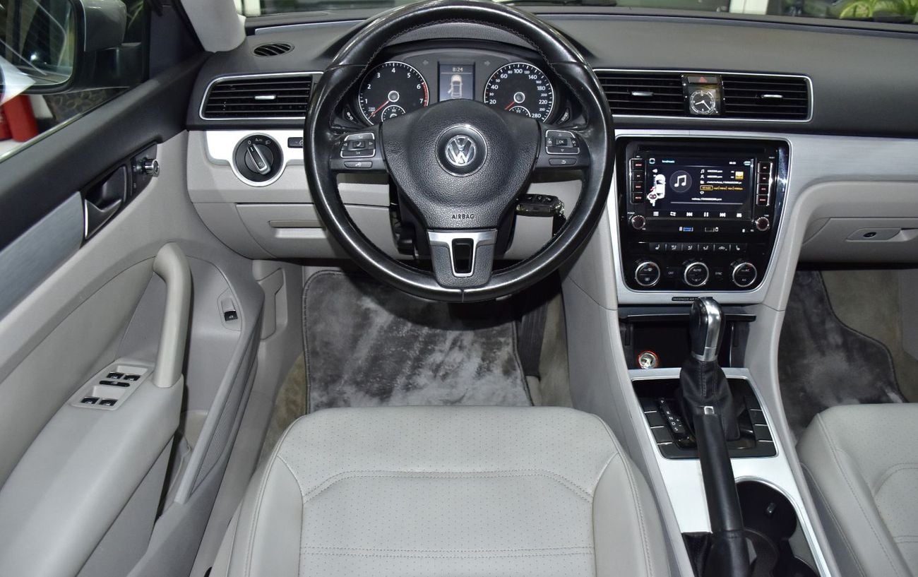 Volkswagen Passat SEL EXCELLENT DEAL for our Volkswagen Passat ( 2013 Model ) in Silver Color Canadian Specs
