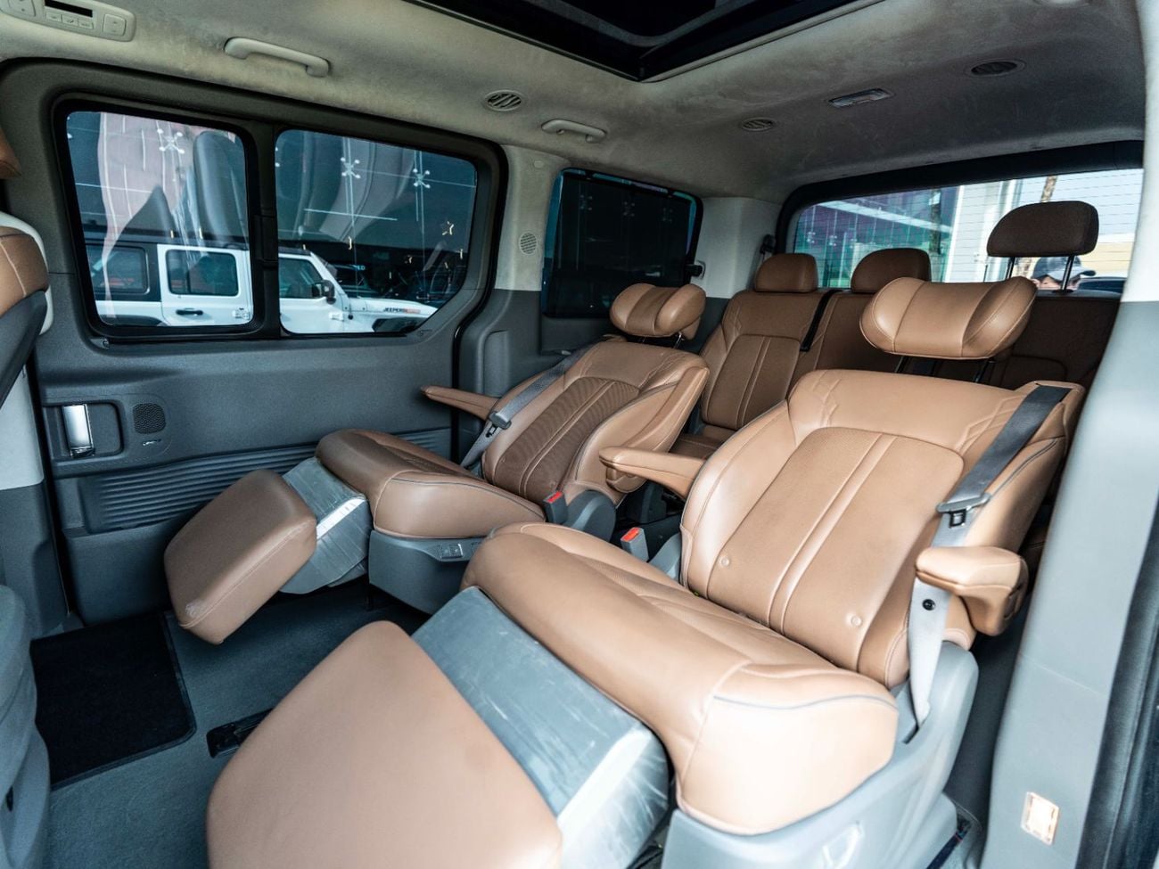 هيونداي ستاريا 3.5L Luxury (7 Seater)