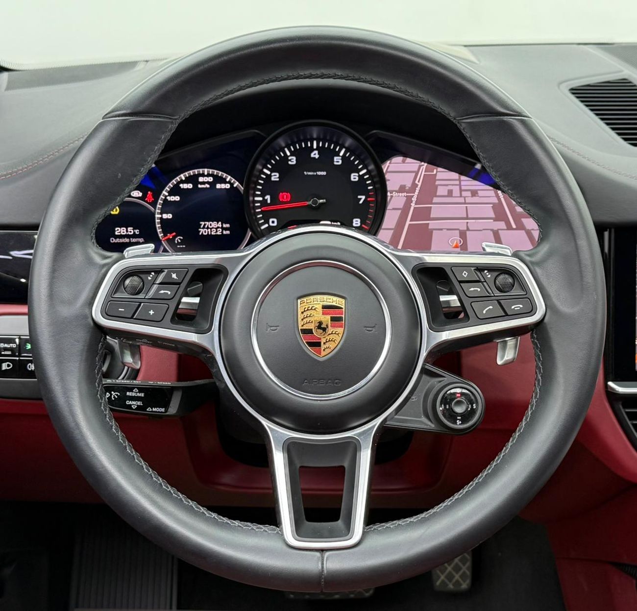 Porsche Cayenne Base 2019 Porsche Cayenne ,AL Nabooda Warranty ,Full Service History ,Excellent Condition ,Gcc