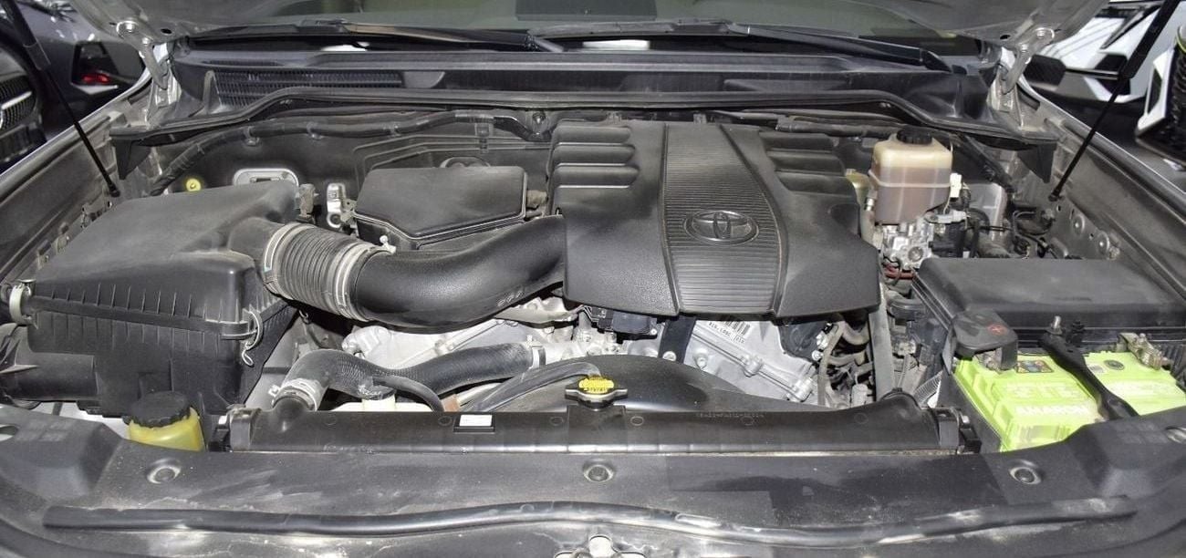 تويوتا لاند كروزر EXCELLENT DEAL for our Toyota Land Cruiser GXR ( 2016 Model ) in Silver Color GCC Specs