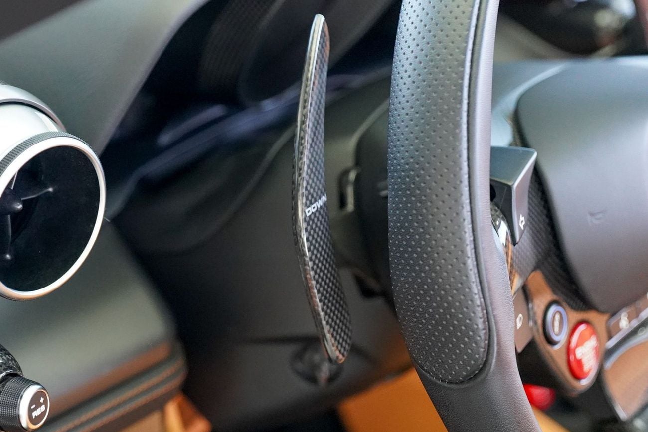 Ferrari F8 Spider 3.9T V8