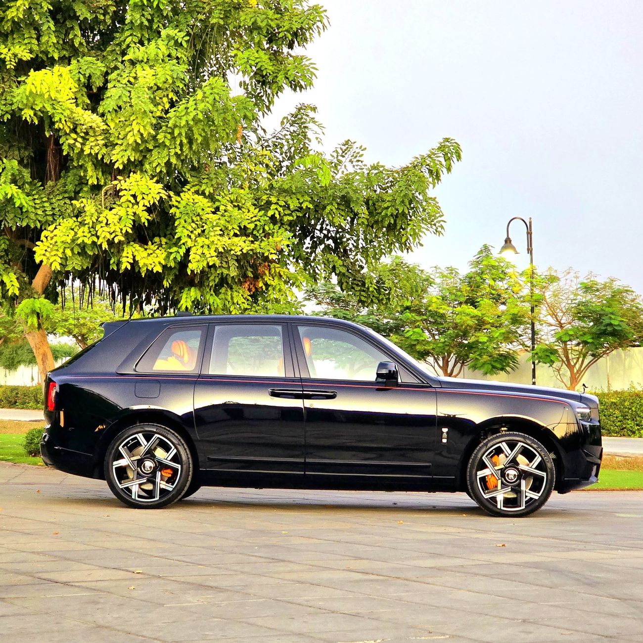 رولز رويس كولينان BLACKBADGE