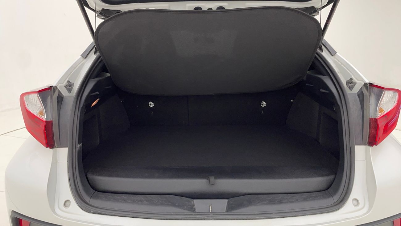 تويوتا CHR VX 1.8 | بدون دفعة مقدمة | اختبار القيادة في المنزل