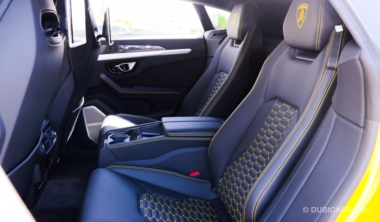 Lamborghini Urus 2021 Black Package Local Registration + 10%