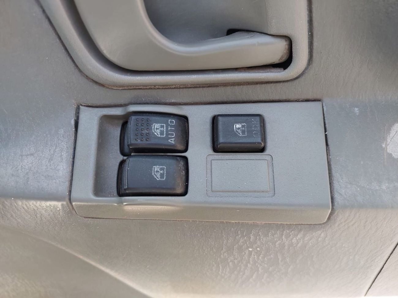 Mitsubishi Fuso Canter MITSUBISHI CANTER TRUCK RHD 1997 MODEL 4.5 L DIESEL MANUAL(PM31580)