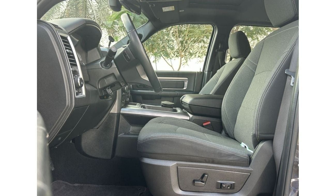 RAM 1500 DODGE RAM 5.7 WARLOCK 2021 GCC LOW MILEAGE WITH AGENCY WARRANTY  & SERVICE CONTRACT TILL 2027 IN MIN