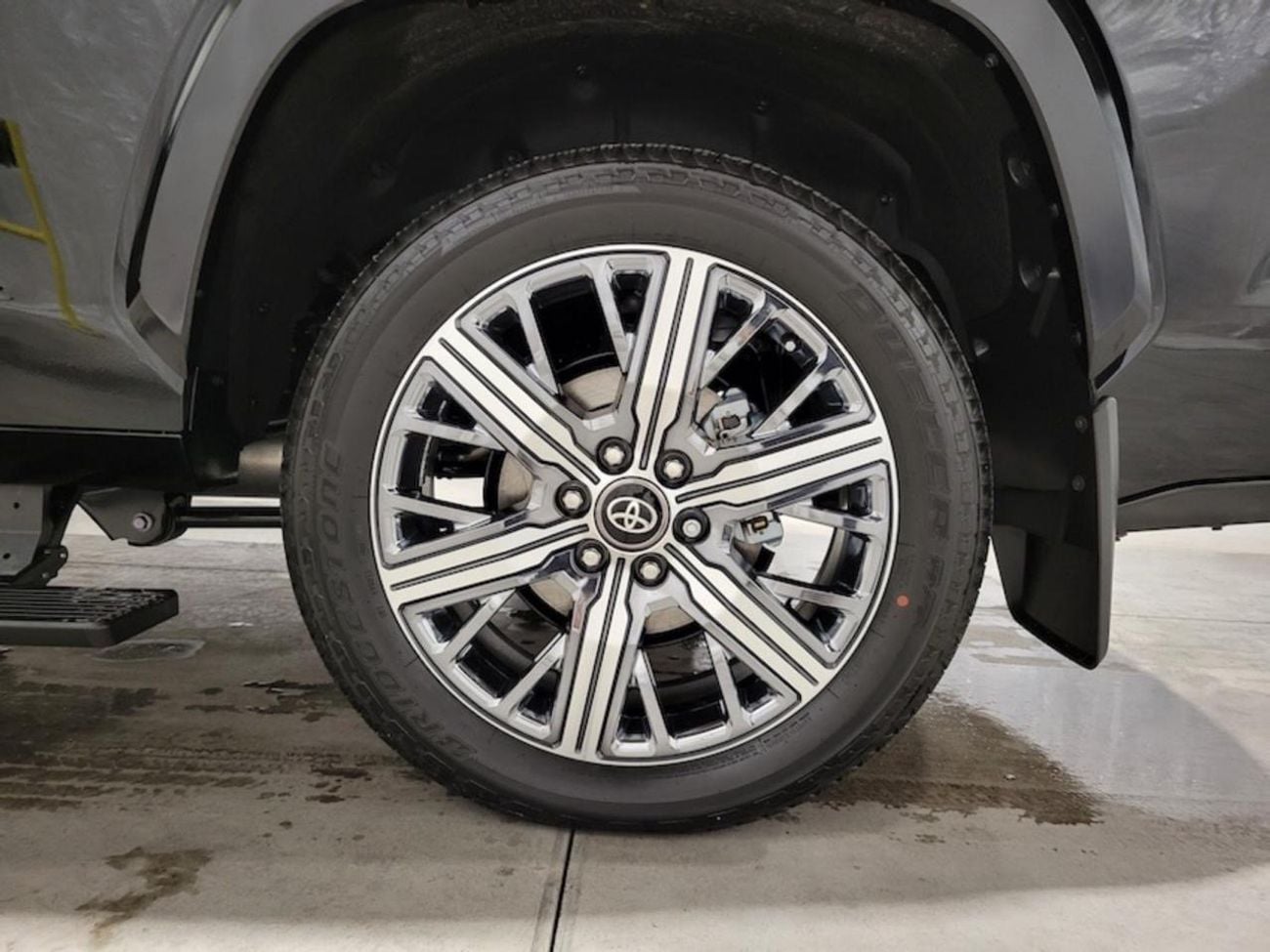 Toyota Sequoia HYBRID