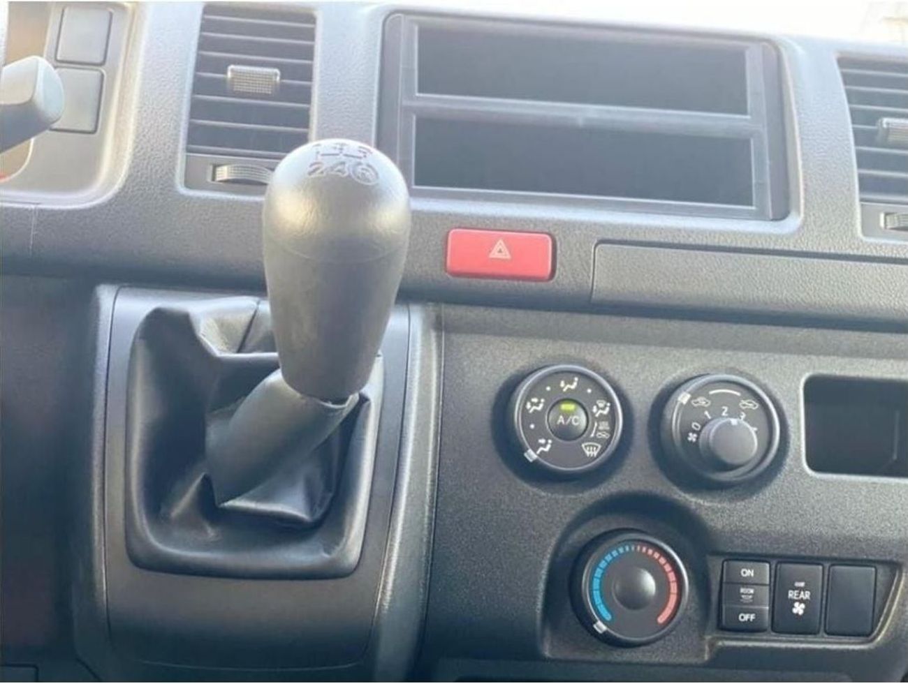 Toyota Hiace Standard Roof 15 Seater 2.5L Diesel RWD Model 2025