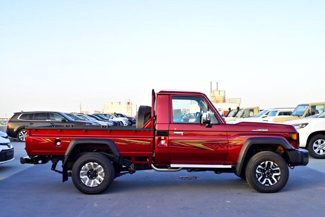 Toyota Land Cruiser Pick Up Single Cab 2.8L 4WD Automatic - Top Option