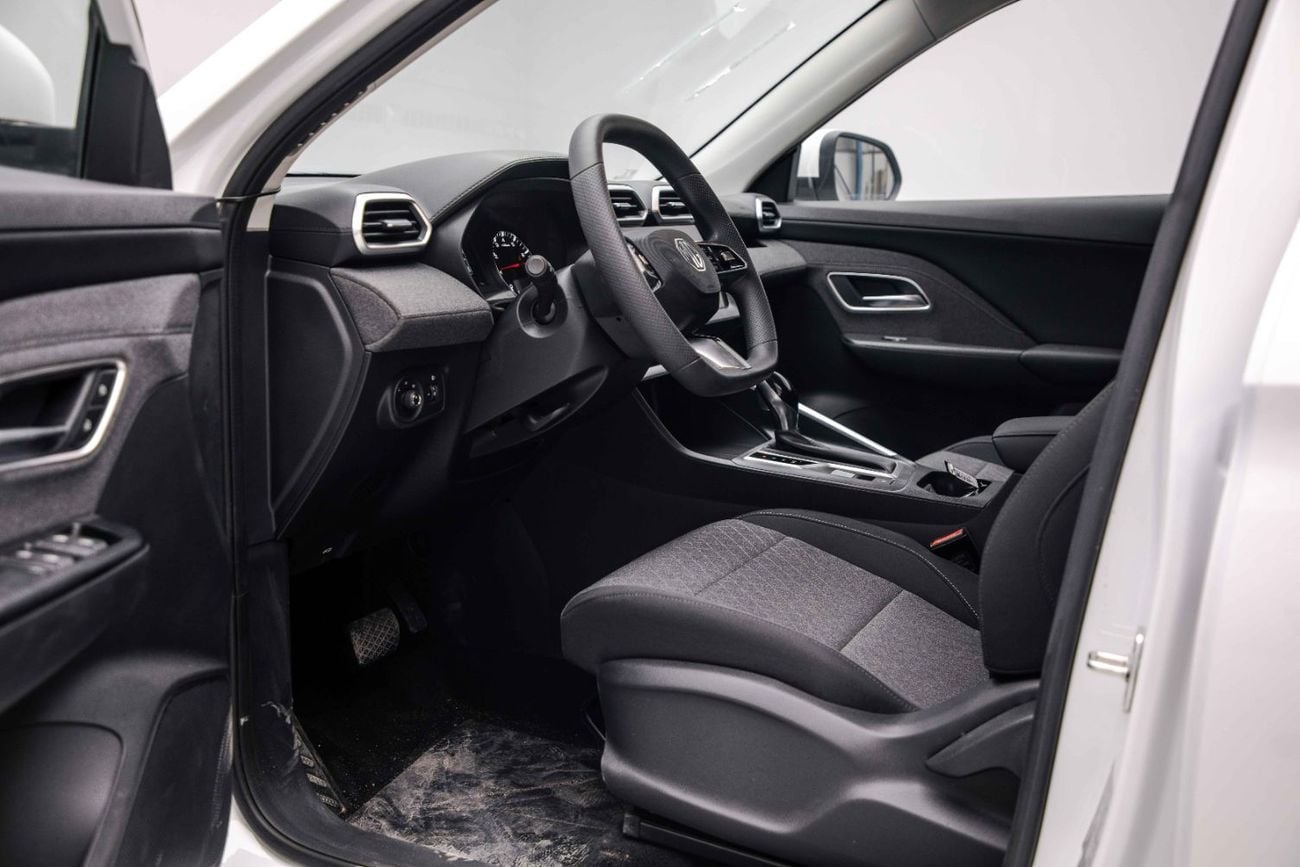 أم جي ZS STD 1.5L - White Inside Black | Export Only