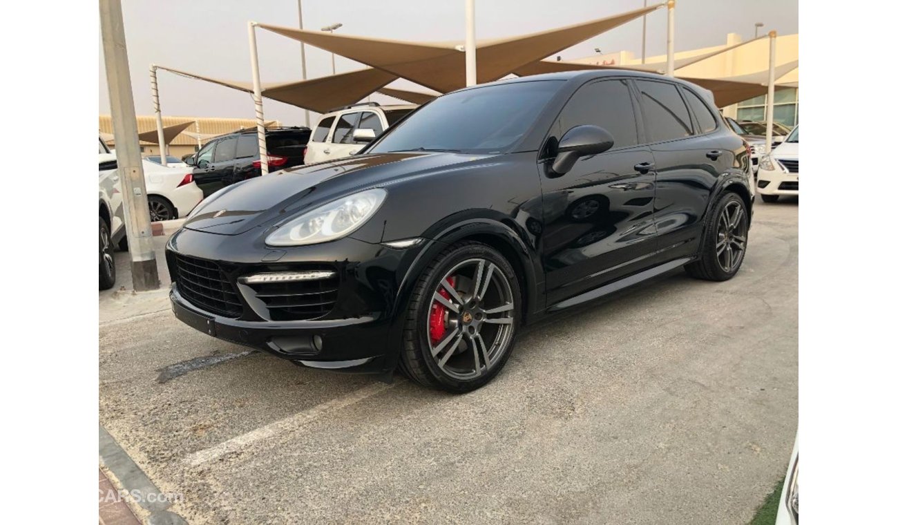 Porsche Cayenne agency checks