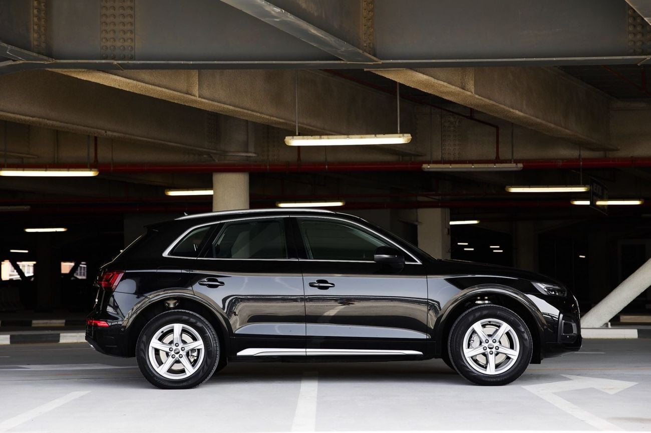 Audi Q5 45 TFSI Quattro Design 2.0L Audi Q5 2022 GCC specs