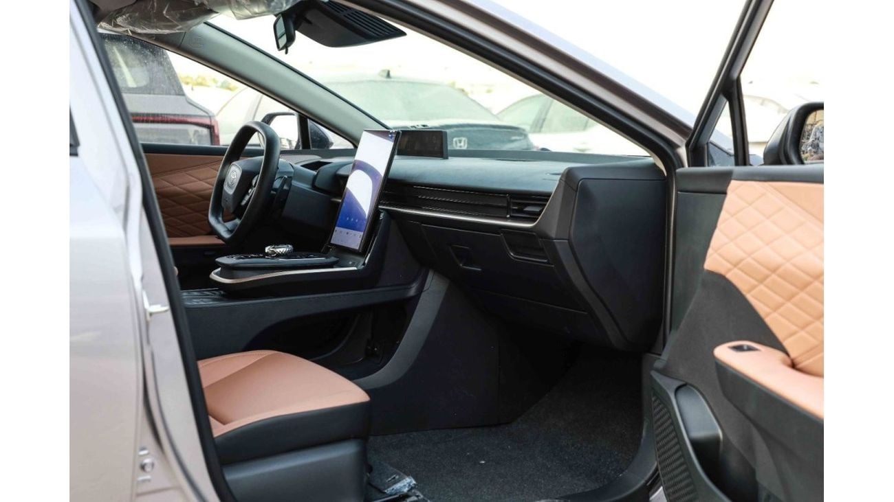 تويوتا bZ3 2024 Toyota bZ3 Elite Pro 517 - Silver inside Brown | Export Only