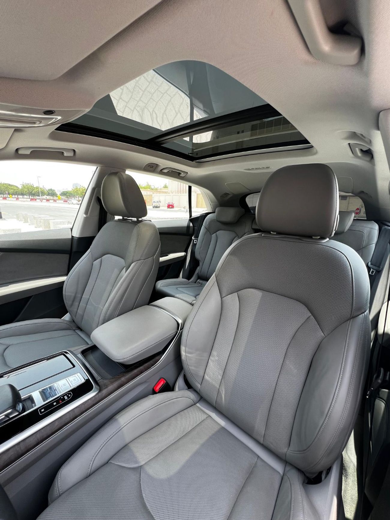 Audi Q8 55 TFSI quattro S-Line 3.0L (336 HP)