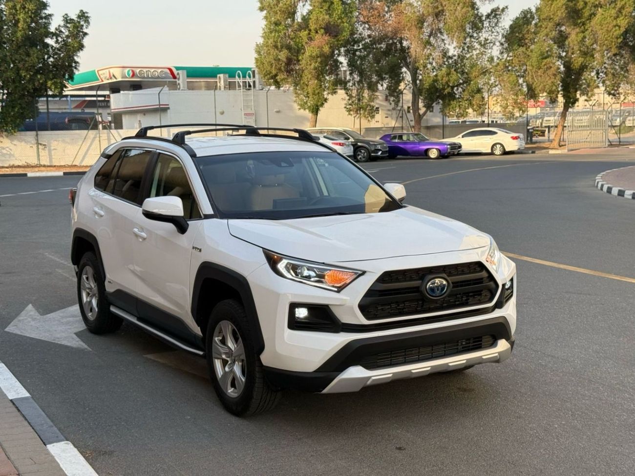 Toyota RAV4 LE 2.5L (219 HP) TOYOTA RAV4 LE HYBRID | 2.5L | PREMIUM