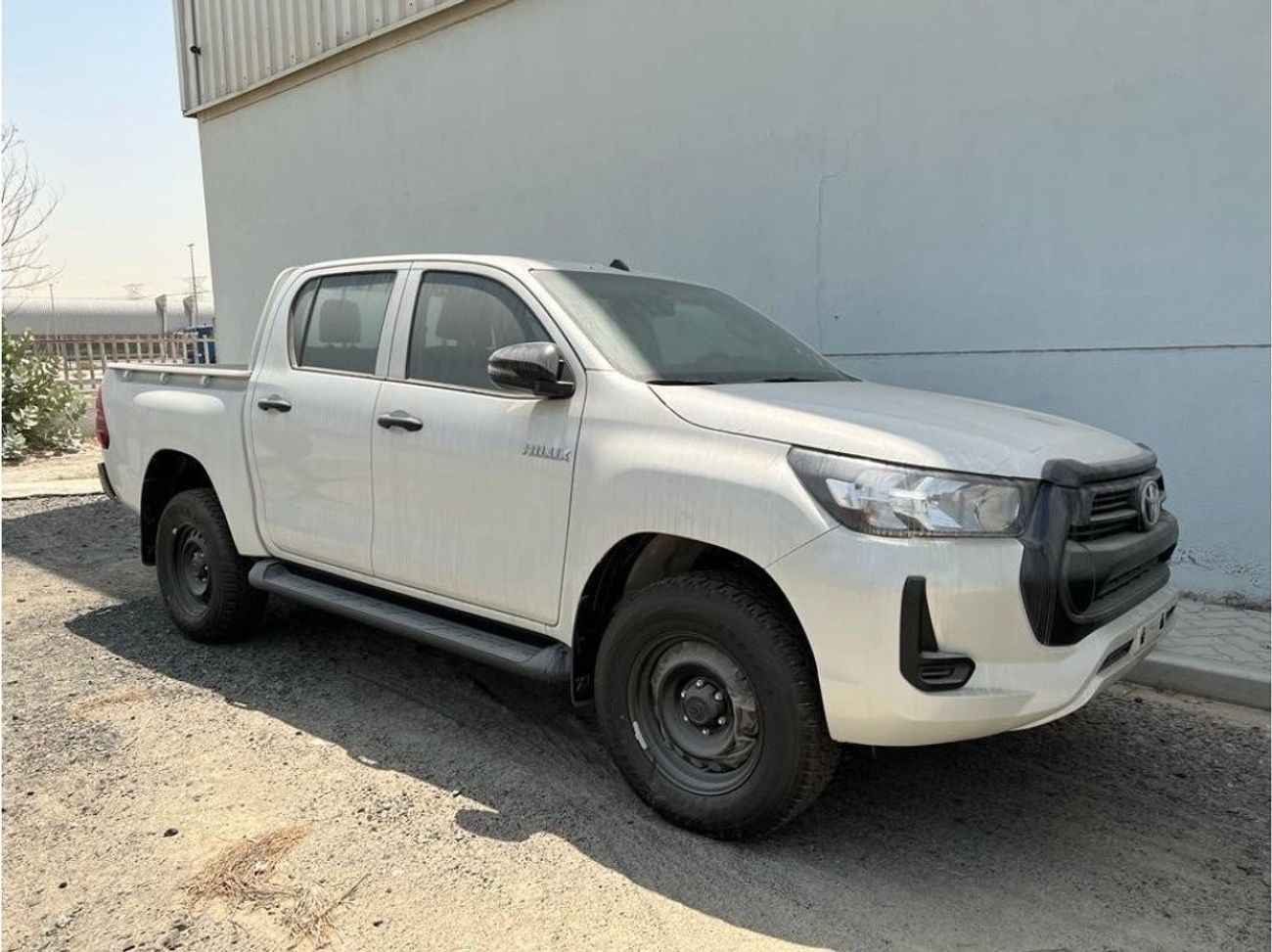 Toyota Hilux Wide Body Turbo Diesel Manual Transmission 4WD Double Cab * Export Price *