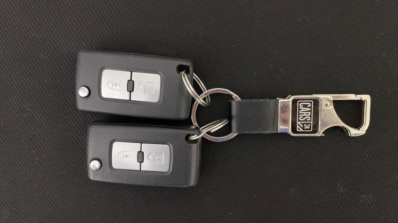 ميتسوبيشي باجيرو GLS MID 3.8 | بدون دفعة مقدمة | اختبار القيادة في المنزل