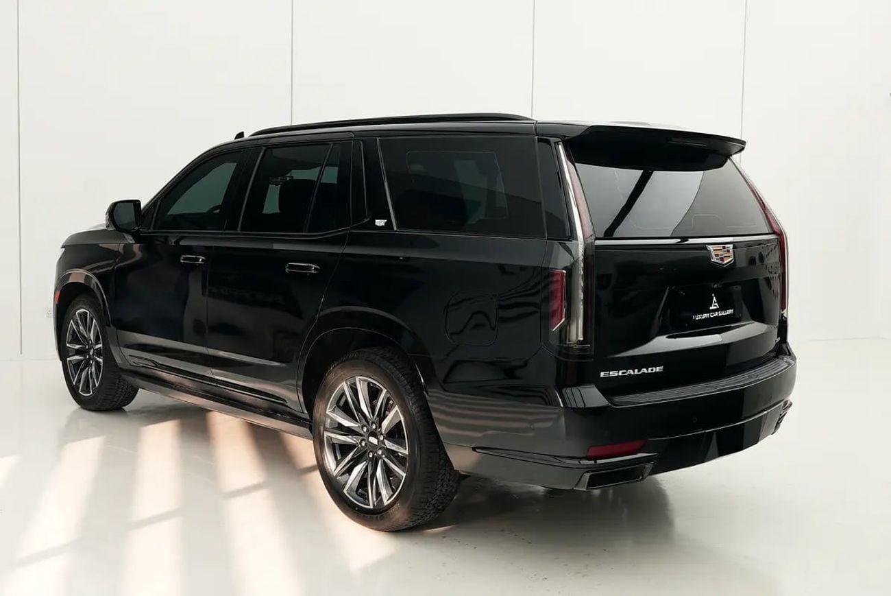 كاديلاك إسكالاد 600 بلاك إديشن GCC SPECS | BLACK EDITION | 6.2L V8 | 7 SEATS