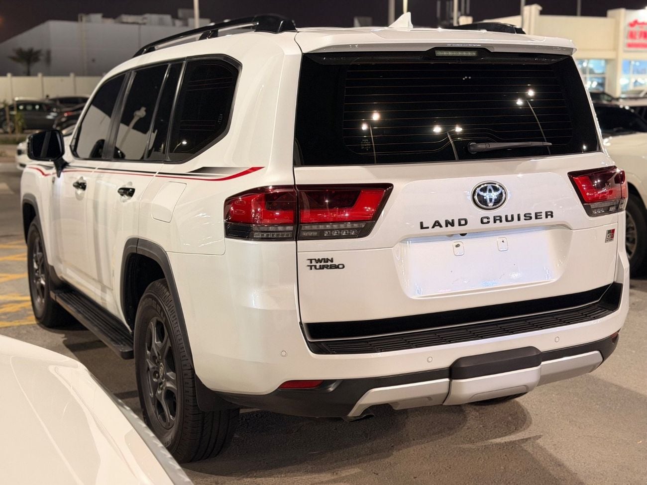 تويوتا لاند كروزر 3.5T GR-Sport