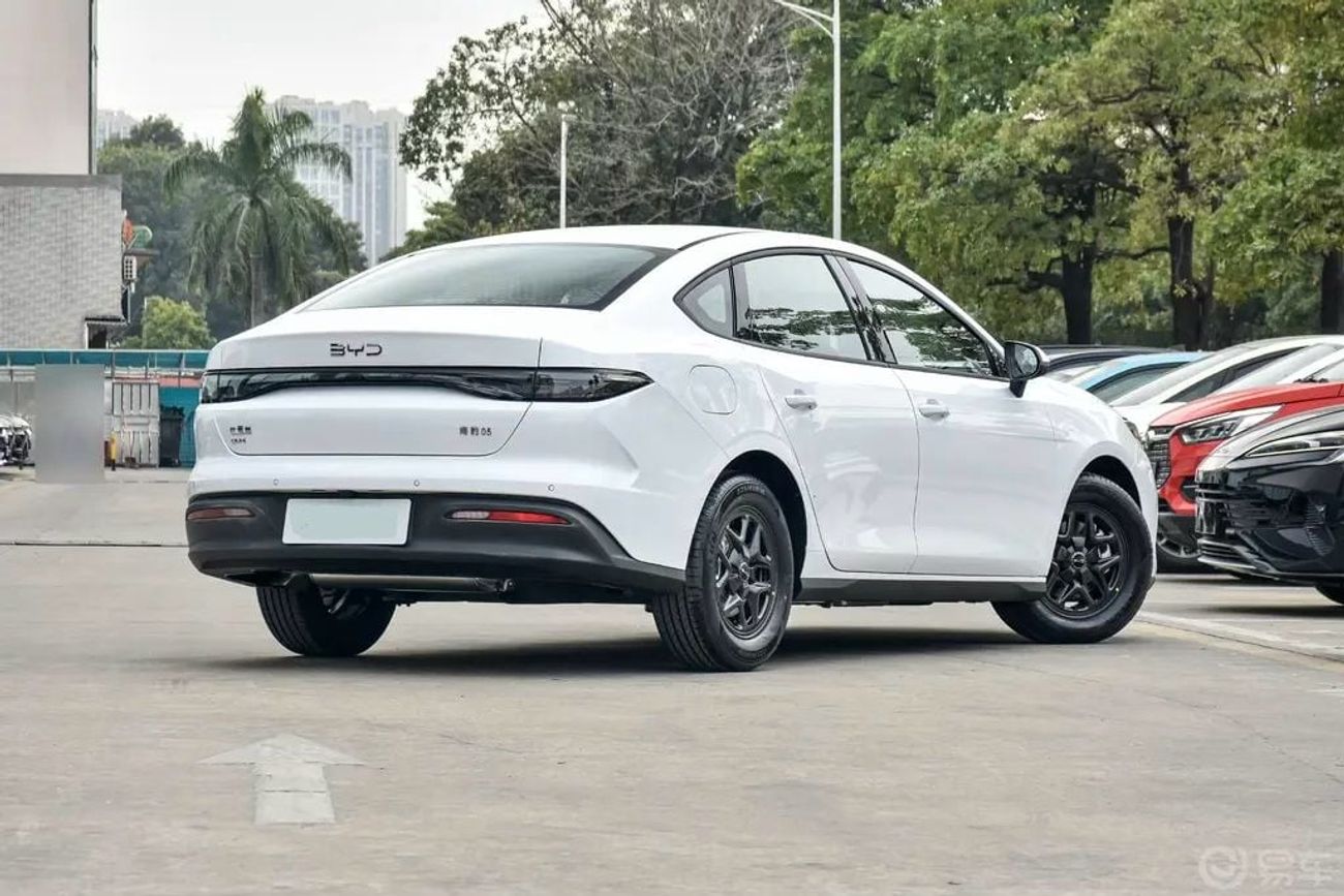 BYD Seal 05 DM-i 2025 BYD SEAL 05 DM-i HYBRID 55 KM