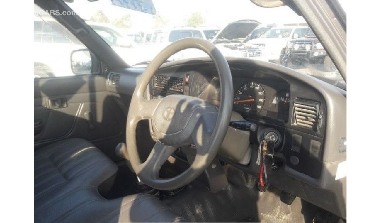 Toyota Hilux TOYOTA HILUX RIGHT HAND DRIVE (PM914)