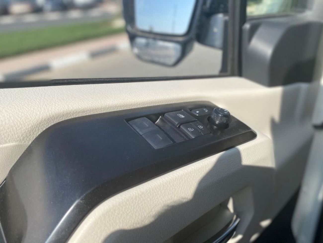 تويوتا هاياس 2.8 L HIGH ROOF WITH AC FULL OPTION BRAND NEW