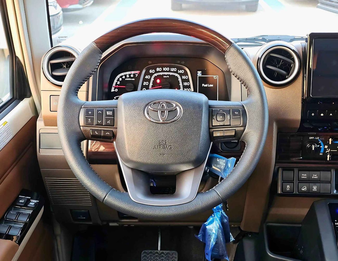 Toyota Land Cruiser 70 4.0L A/T PETROL | TOP VARIANT | DIFF LOCK | REFRIGETOR | WINCH (CODE # 68001)