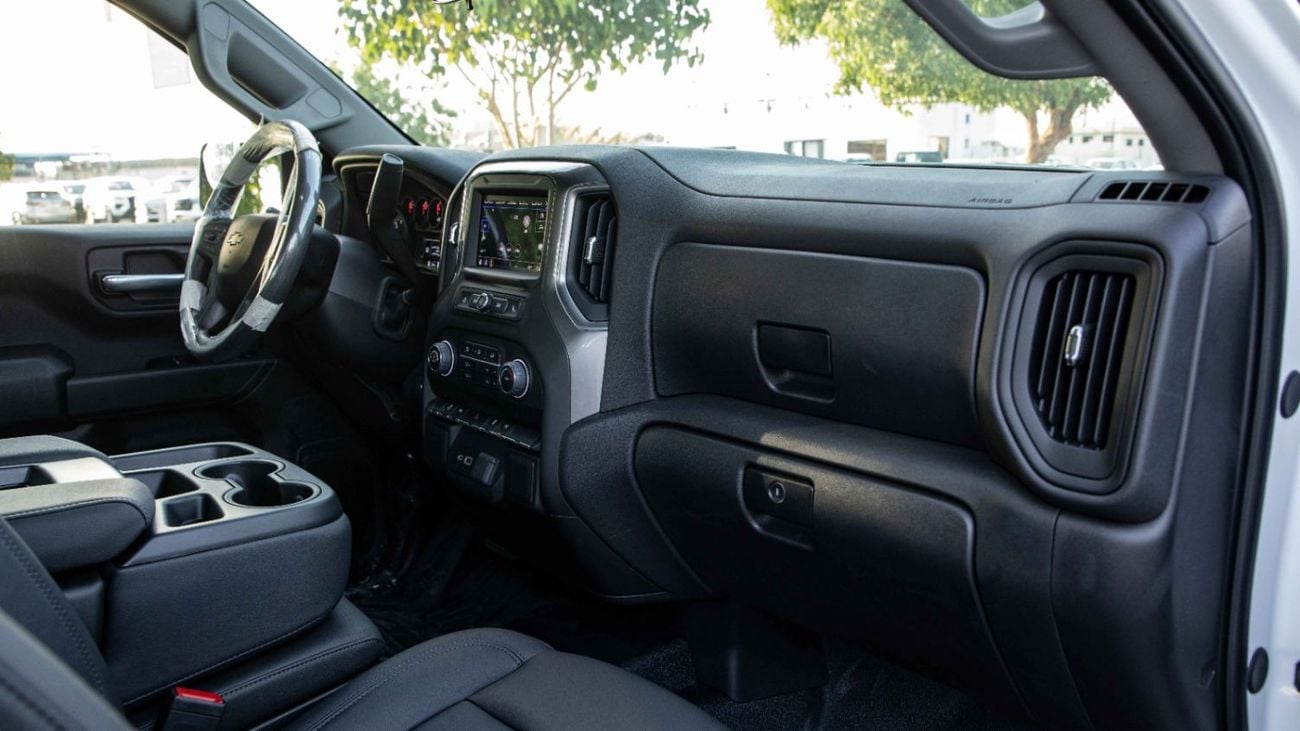 شيفروليه سيلفارادو V8 5.3L PICK-UP 4WD | 2025 | For Local Registration +10%