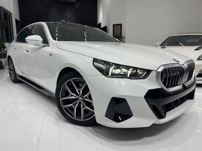 بي أم دبليو 520i