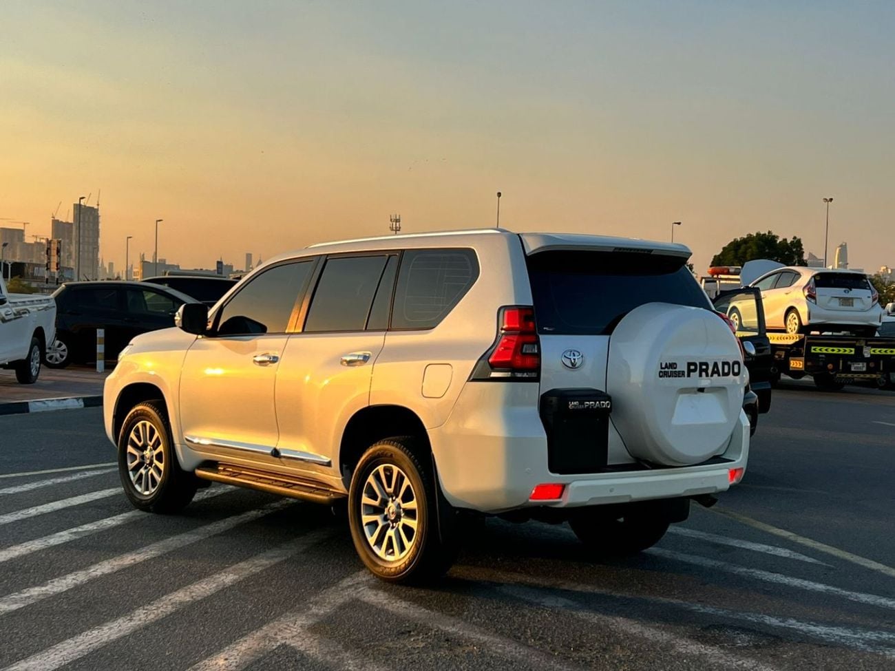 Toyota Prado 2019 Toyota Prado TXL 4.0L V6 Full Options - AWD 4x4  GCC- Electric Seat - Rear CAM & Sensors - Cool