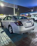 Nissan Altima car in perfect condition, 2012 with engine capacity 2.5