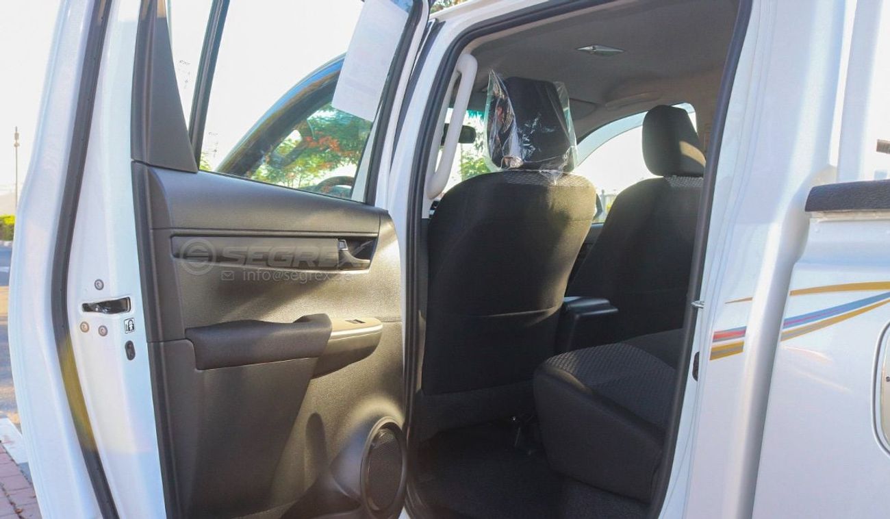 Toyota Hilux DC . 2.7L . Petrol . 4WD . 6-Speed Automatic . 5 Seats . 4 Doors For Export