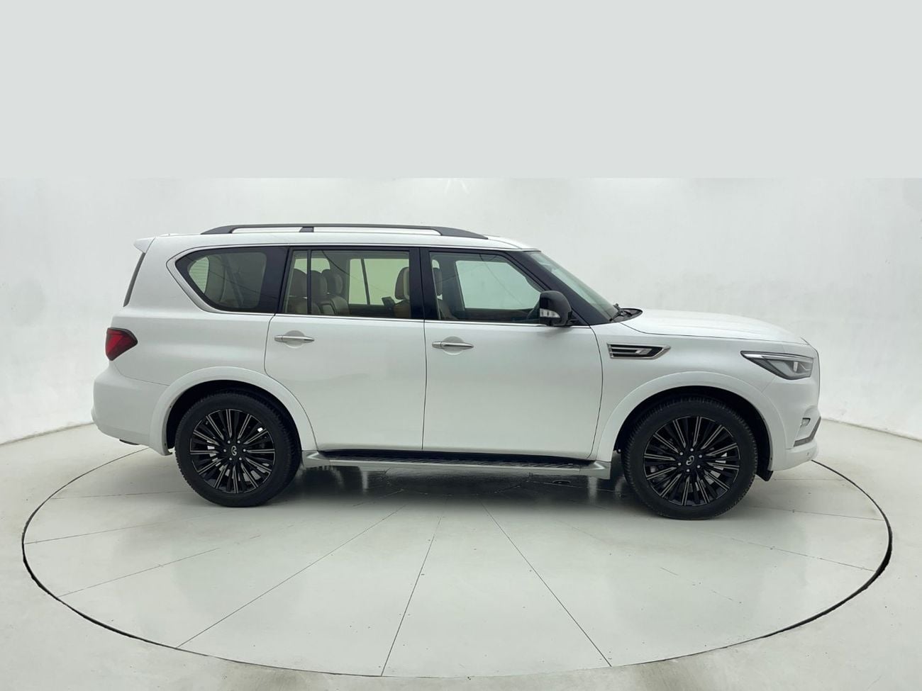 Infiniti QX80 Luxe 8st 5.6L INFINITI QX80 5.6L 2023 | 0 DP | 2421/Month | 30 Day Return | Service History