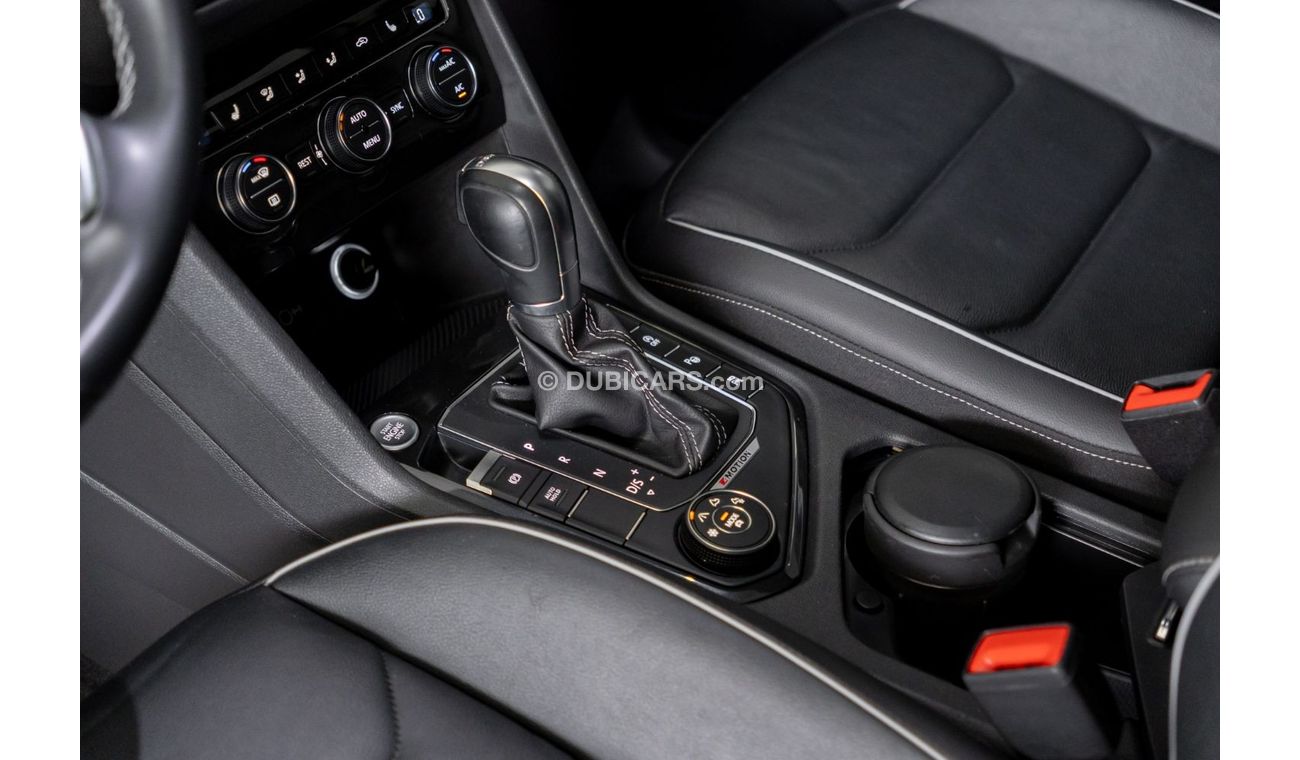Volkswagen Tiguan 2019 Volkswagen Tiguan R-Line / Full Service History