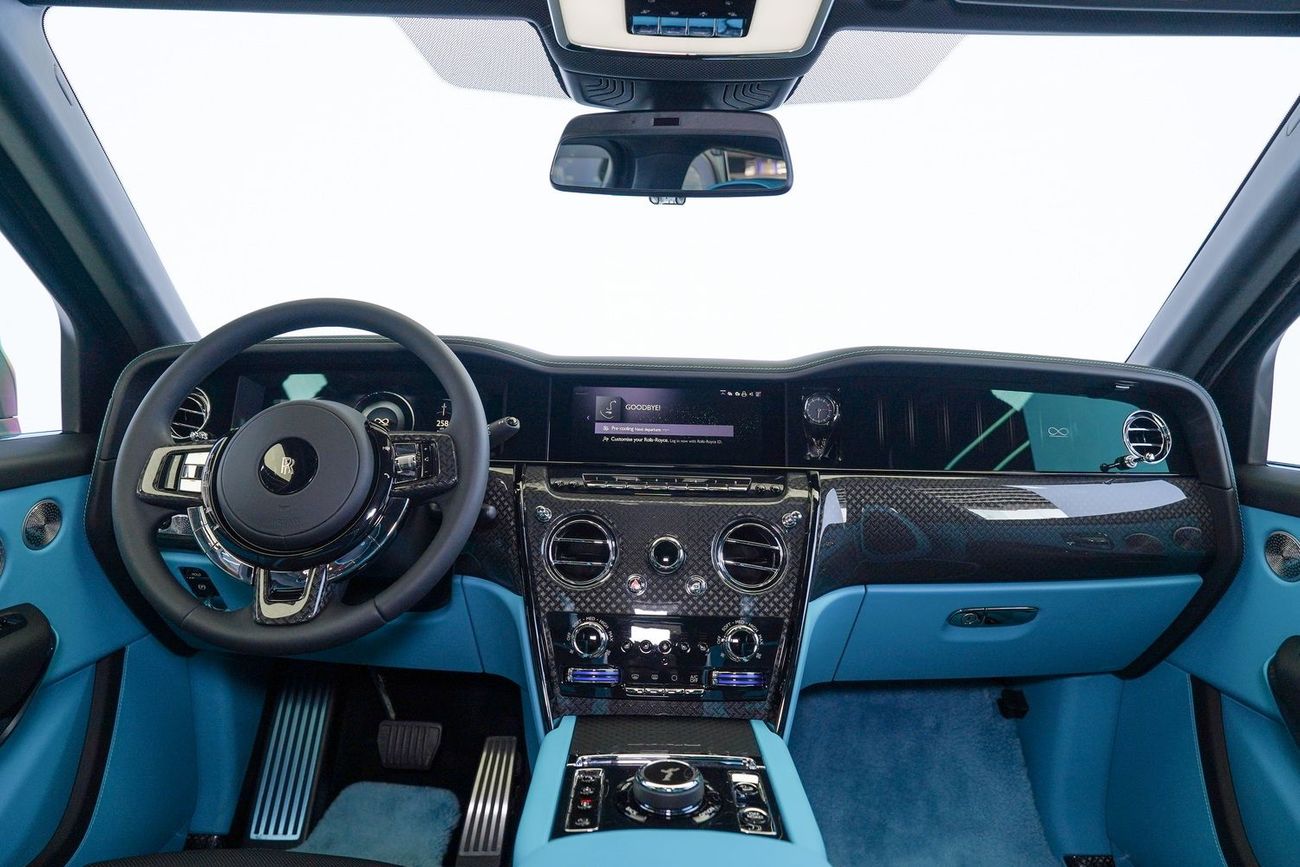 رولز رويس كولينان BLACK BADGE