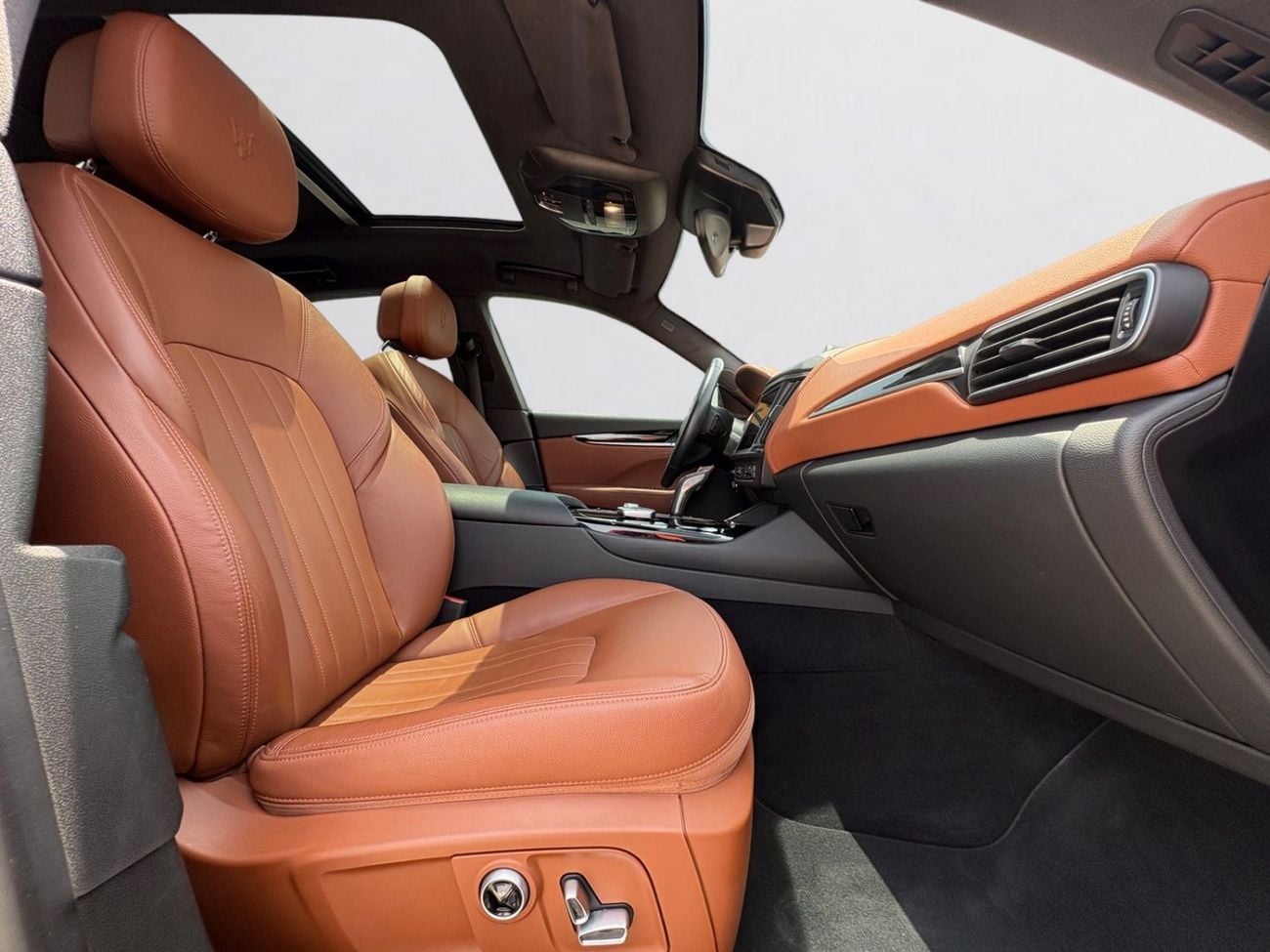 Maserati Levante GT HYBRID AED 2,240 P.M | 0% DOWN PAYMENT | MASERATI LEVANTE GT | 2.0L MILD HYBRID AWD | 2022 | GCC