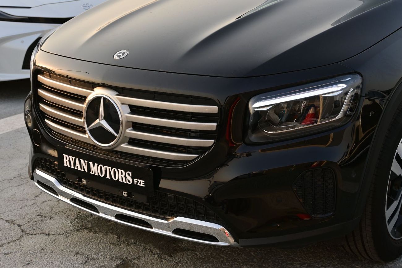 Mercedes-Benz GLB 200 Mercedes-Benz GLB 1.3L Turbo, FWD, Model 2025 Color Black